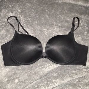 Victoria’s Secret The Close-Up Plunge Push Up Bra